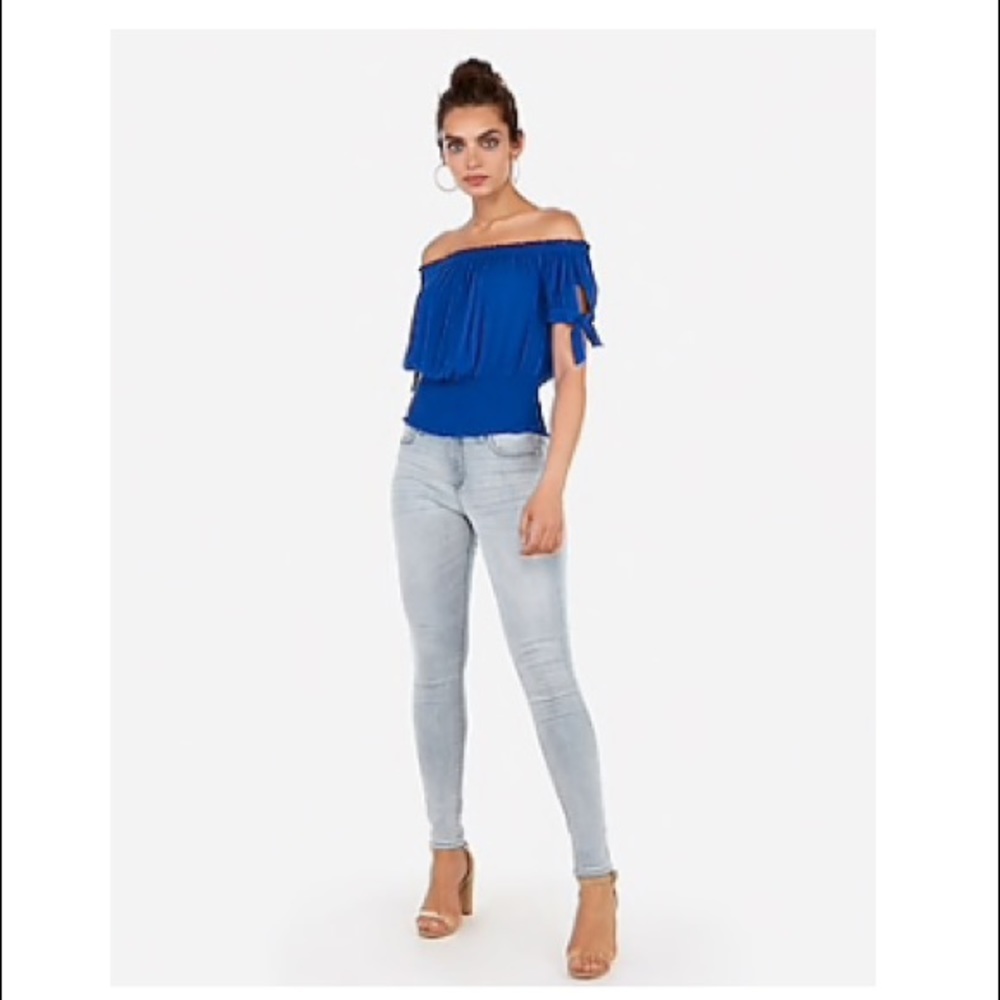 🦋Express Off the Shoulder Top